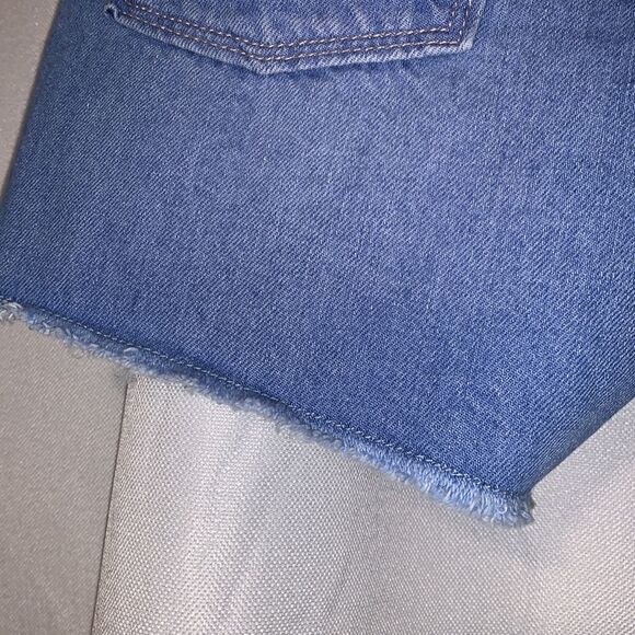 Old navy light wash lace cut off shorts - Picture 7 of 9